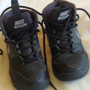 Nike H20 Repel boys high tops size 10.5c